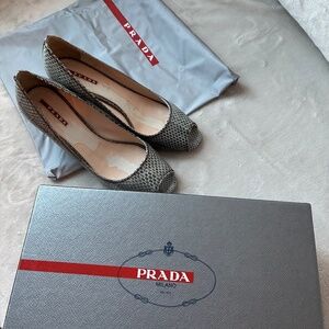 PRADA Snakeskin Open Toe Block Heel Size 9.5 with Bag and Box